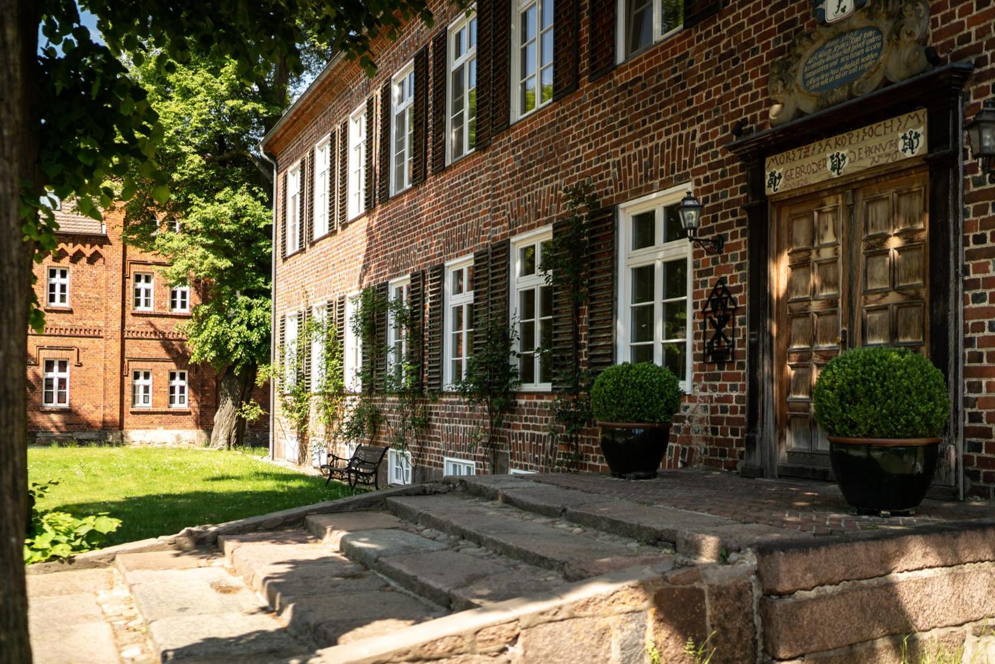 Romantik Hotel Gutshaus Ludorf Екстериор снимка