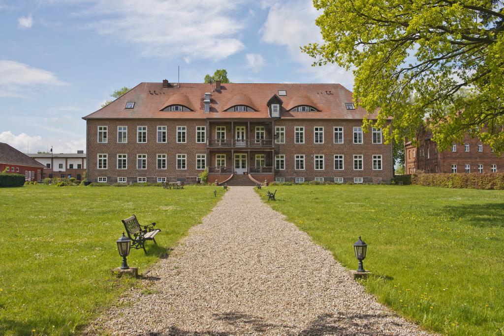 Romantik Hotel Gutshaus Ludorf Екстериор снимка